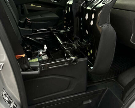 Серый Форд Транзит Кастом, объемом двигателя 2 л и пробегом 245 тыс. км за 16800 $, фото 30 на Automoto.ua