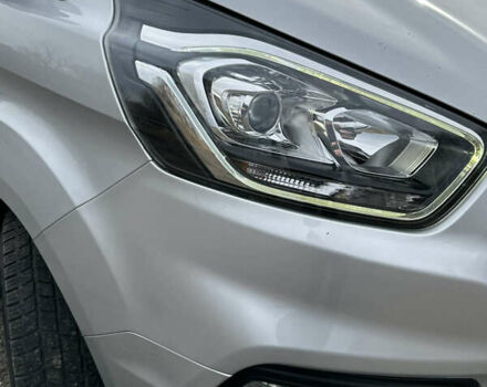 Серый Форд Транзит Кастом, объемом двигателя 2 л и пробегом 245 тыс. км за 16800 $, фото 3 на Automoto.ua