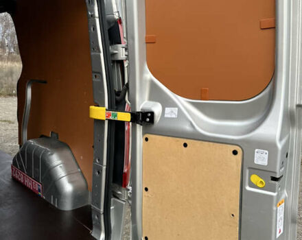 Серый Форд Транзит Кастом, объемом двигателя 2 л и пробегом 245 тыс. км за 16800 $, фото 49 на Automoto.ua