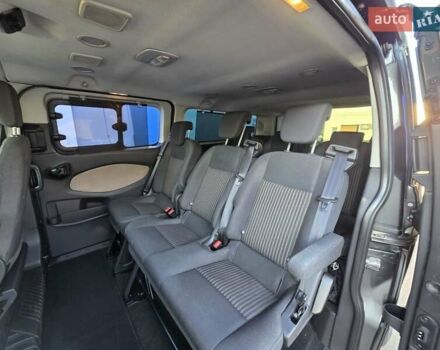 Серый Форд Транзит Кастом, объемом двигателя 2.2 л и пробегом 333 тыс. км за 15000 $, фото 3 на Automoto.ua