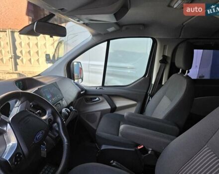 Серый Форд Транзит Кастом, объемом двигателя 2.2 л и пробегом 333 тыс. км за 15000 $, фото 7 на Automoto.ua