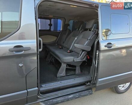Серый Форд Транзит Кастом, объемом двигателя 2.2 л и пробегом 333 тыс. км за 15000 $, фото 6 на Automoto.ua