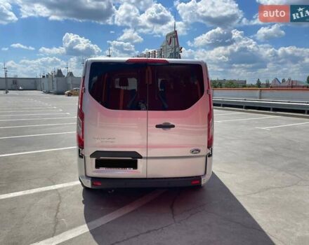 Серый Форд Транзит Кастом, объемом двигателя 2 л и пробегом 195 тыс. км за 25000 $, фото 5 на Automoto.ua