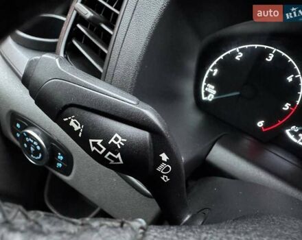 Сірий Форд Транзит Кастом, об'ємом двигуна 2 л та пробігом 196 тис. км за 16995 $, фото 26 на Automoto.ua