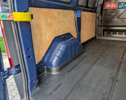 Синий Форд Транзит Кастом, объемом двигателя 2.2 л и пробегом 150 тыс. км за 12900 $, фото 40 на Automoto.ua