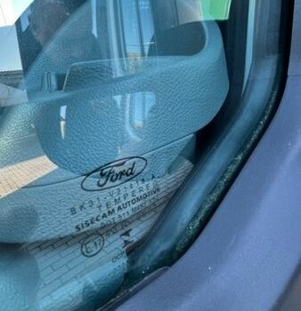 Білий Форд Транзит, об'ємом двигуна 2 л та пробігом 241 тис. км за 18000 $, фото 35 на Automoto.ua