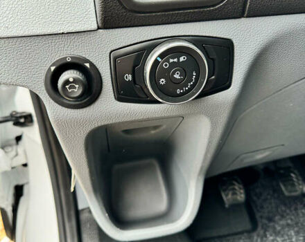 Белый Форд Транзит, объемом двигателя 2 л и пробегом 86 тыс. км за 23500 $, фото 3 на Automoto.ua