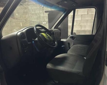 Белый Форд Транзит, объемом двигателя 2.4 л и пробегом 685 тыс. км за 11000 $, фото 4 на Automoto.ua