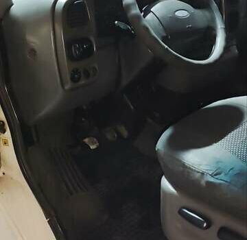 Белый Форд Транзит, объемом двигателя 2.4 л и пробегом 540 тыс. км за 6700 $, фото 5 на Automoto.ua