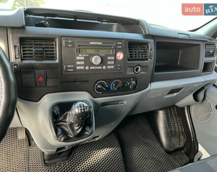 Белый Форд Транзит, объемом двигателя 2.4 л и пробегом 500 тыс. км за 8300 $, фото 11 на Automoto.ua