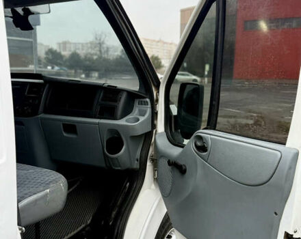 Белый Форд Транзит, объемом двигателя 2.4 л и пробегом 400 тыс. км за 9200 $, фото 19 на Automoto.ua