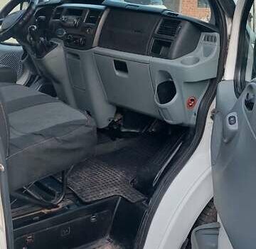 Форд Транзит 2007 в Хотине на Automoto.ua Белый Форд Транзит, объемом двигателя 2.2 л и пробегом 506 тыс. км за 6200 $, фото 7 на Automoto.ua