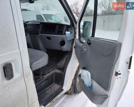 Білий Форд Транзит, об'ємом двигуна 2.2 л та пробігом 320 тис. км за 7000 $, фото 16 на Automoto.ua