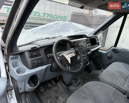 Білий Форд Транзит, об'ємом двигуна 2.2 л та пробігом 400 тис. км за 6300 $, фото 15 на Automoto.ua