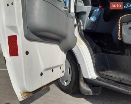 Белый Форд Транзит, объемом двигателя 2.2 л и пробегом 393 тыс. км за 8300 $, фото 4 на Automoto.ua