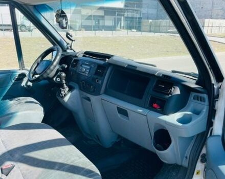 Білий Форд Транзит, об'ємом двигуна 2.2 л та пробігом 400 тис. км за 9500 $, фото 12 на Automoto.ua