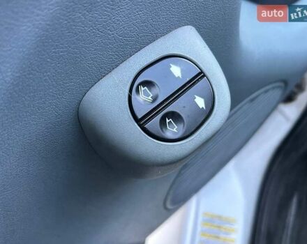 Білий Форд Транзит, об'ємом двигуна 2.2 л та пробігом 240 тис. км за 11200 $, фото 12 на Automoto.ua