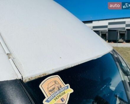 Білий Форд Транзит, об'ємом двигуна 2.2 л та пробігом 400 тис. км за 9500 $, фото 15 на Automoto.ua