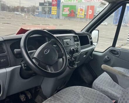 Белый Форд Транзит, объемом двигателя 2.4 л и пробегом 500 тыс. км за 8000 $, фото 5 на Automoto.ua