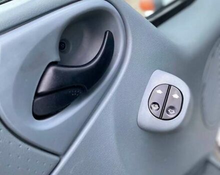 Білий Форд Транзит, об'ємом двигуна 2.4 л та пробігом 584 тис. км за 8500 $, фото 7 на Automoto.ua