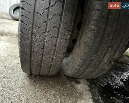 Білий Форд Транзит, об'ємом двигуна 2.2 л та пробігом 400 тис. км за 6300 $, фото 10 на Automoto.ua