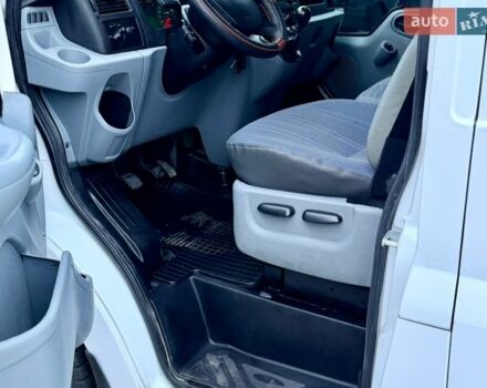 Білий Форд Транзит, об'ємом двигуна 2.2 л та пробігом 320 тис. км за 10900 $, фото 13 на Automoto.ua