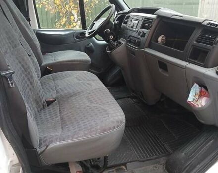 Белый Форд Транзит, объемом двигателя 2.2 л и пробегом 211 тыс. км за 10500 $, фото 2 на Automoto.ua