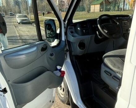 Белый Форд Транзит, объемом двигателя 2.2 л и пробегом 296 тыс. км за 10500 $, фото 8 на Automoto.ua