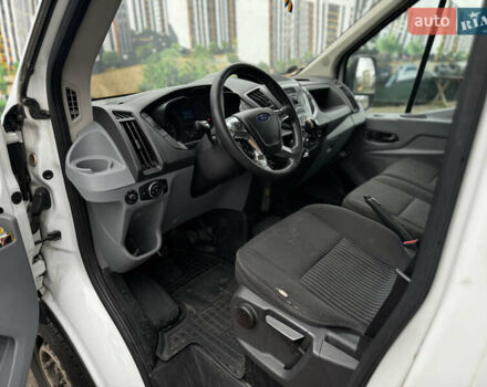 Білий Форд Транзит, об'ємом двигуна 2.2 л та пробігом 268 тис. км за 11000 $, фото 33 на Automoto.ua