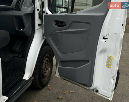 Білий Форд Транзит, об'ємом двигуна 2.2 л та пробігом 268 тис. км за 11000 $, фото 44 на Automoto.ua