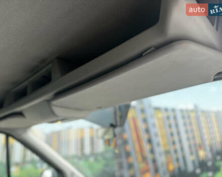 Білий Форд Транзит, об'ємом двигуна 2.2 л та пробігом 268 тис. км за 11000 $, фото 31 на Automoto.ua