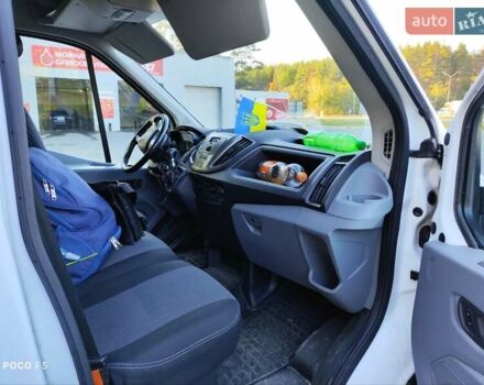 Білий Форд Транзит, об'ємом двигуна 2.2 л та пробігом 260 тис. км за 13000 $, фото 4 на Automoto.ua
