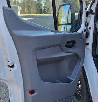 Білий Форд Транзит, об'ємом двигуна 2.2 л та пробігом 147 тис. км за 14800 $, фото 36 на Automoto.ua