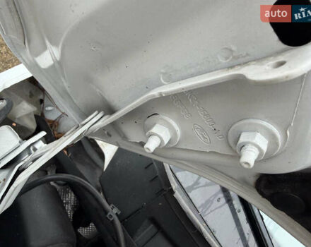 Білий Форд Транзит, об'ємом двигуна 2 л та пробігом 180 тис. км за 17500 $, фото 23 на Automoto.ua