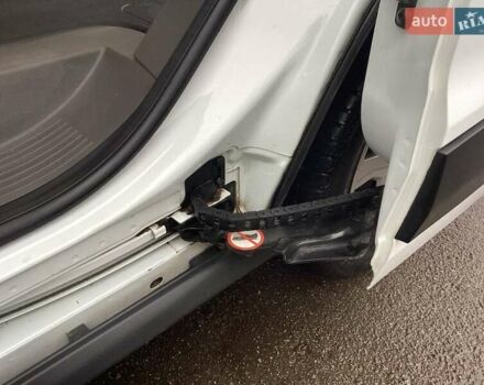 Белый Форд Транзит, объемом двигателя 2 л и пробегом 173 тыс. км за 14200 $, фото 8 на Automoto.ua