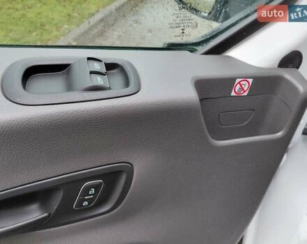 Белый Форд Транзит, объемом двигателя 2 л и пробегом 328 тыс. км за 19600 $, фото 71 на Automoto.ua