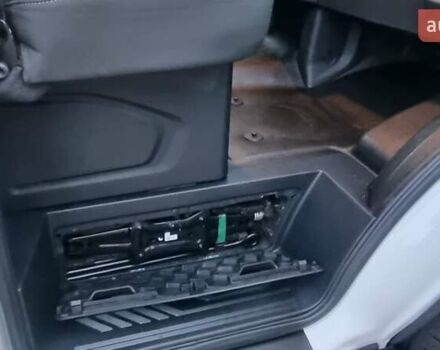 Белый Форд Транзит, объемом двигателя 2 л и пробегом 157 тыс. км за 19999 $, фото 17 на Automoto.ua