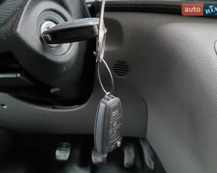 Белый Форд Транзит, объемом двигателя 2 л и пробегом 328 тыс. км за 19600 $, фото 66 на Automoto.ua