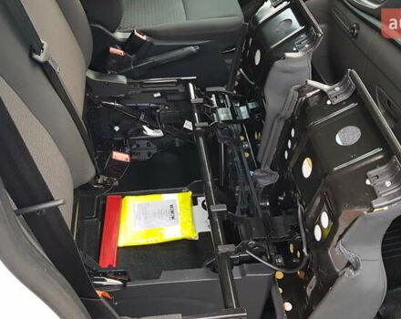 Белый Форд Транзит, объемом двигателя 2 л и пробегом 208 тыс. км за 15800 $, фото 19 на Automoto.ua