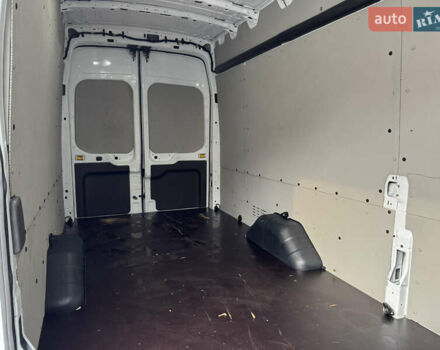 Белый Форд Транзит, объемом двигателя 2 л и пробегом 195 тыс. км за 18900 $, фото 61 на Automoto.ua