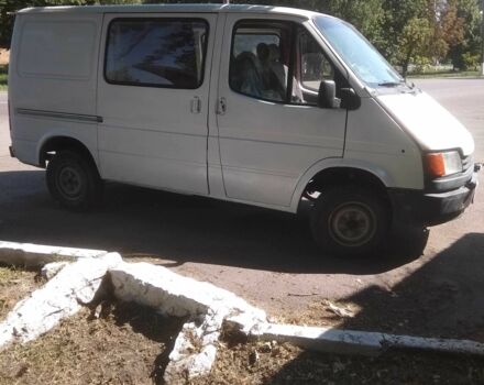 Белый Форд Транзит, объемом двигателя 1.98 л и пробегом 300 тыс. км за 1640 $, фото 1 на Automoto.ua