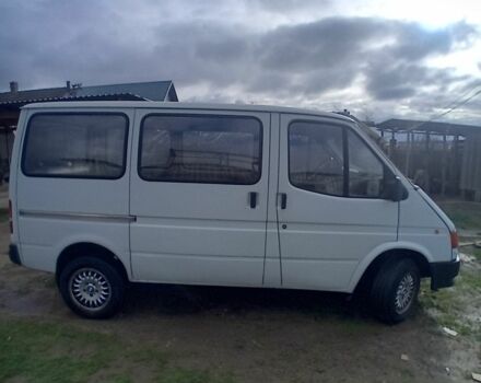Белый Форд Транзит, объемом двигателя 2.5 л и пробегом 450 тыс. км за 3100 $, фото 1 на Automoto.ua