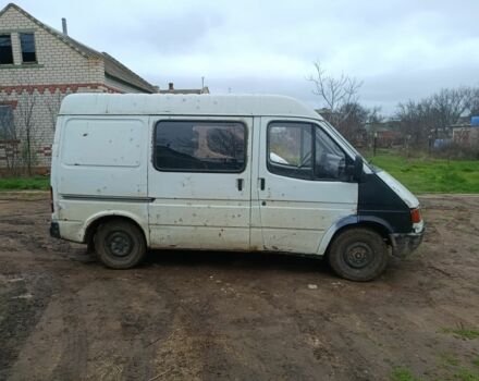 Белый Форд Транзит, объемом двигателя 2.5 л и пробегом 300 тыс. км за 1000 $, фото 2 на Automoto.ua