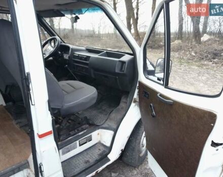 Білий Форд Транзит, об'ємом двигуна 2.5 л та пробігом 500 тис. км за 1900 $, фото 8 на Automoto.ua