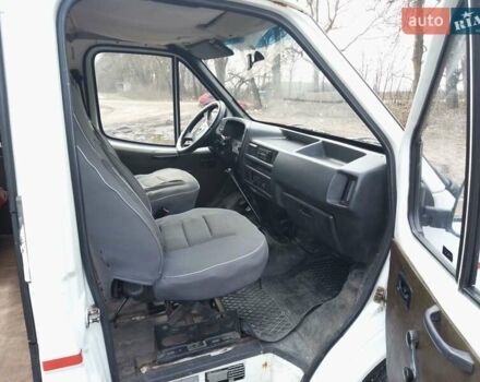 Білий Форд Транзит, об'ємом двигуна 2.5 л та пробігом 500 тис. км за 1900 $, фото 9 на Automoto.ua
