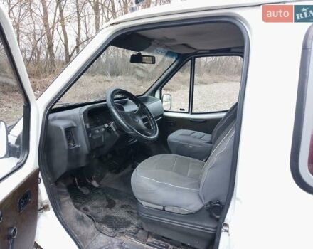 Білий Форд Транзит, об'ємом двигуна 2.5 л та пробігом 500 тис. км за 1900 $, фото 15 на Automoto.ua