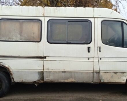 Белый Форд Транзит, объемом двигателя 2.5 л и пробегом 300 тыс. км за 811 $, фото 1 на Automoto.ua