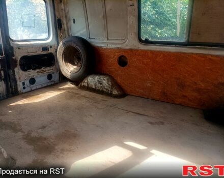 Белый Форд Транзит, объемом двигателя 2 л и пробегом 500 тыс. км за 2200 $, фото 3 на Automoto.ua