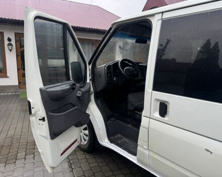 Белый Форд Транзит, объемом двигателя 2 л и пробегом 400 тыс. км за 2350 $, фото 10 на Automoto.ua