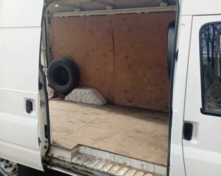 Белый Форд Транзит, объемом двигателя 2.4 л и пробегом 300 тыс. км за 5000 $, фото 4 на Automoto.ua